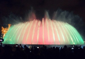 Fuente del Montjuic - Suele haber show de luces por las noches de verano