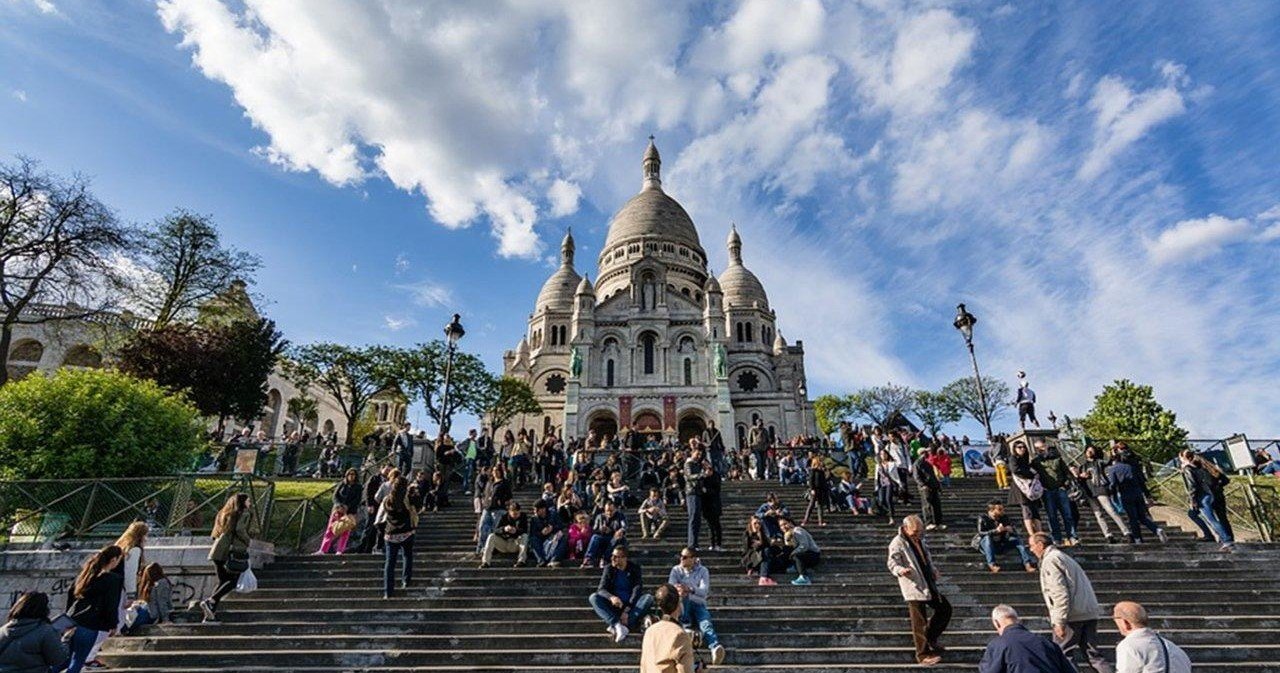 Book online Free Montmartre Tour now!